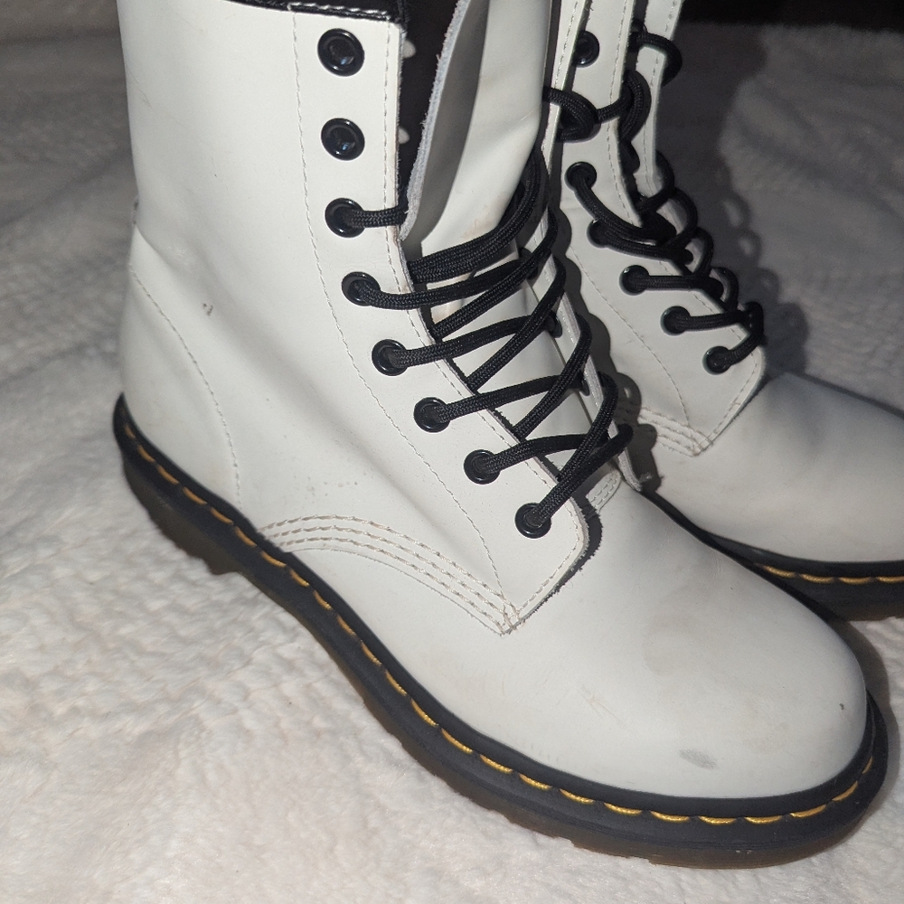 Dr. Martens Gray Suede Boot  US 9)